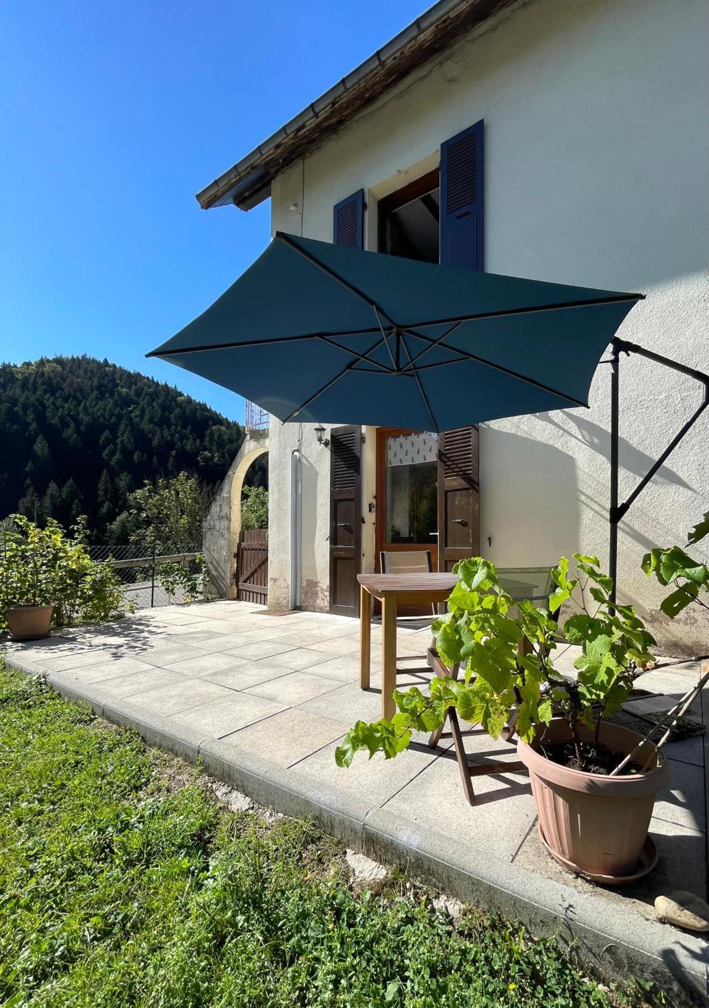 Appartement La Sabaudia à Saint-Pierre-d'Entremont  Extérieur photo